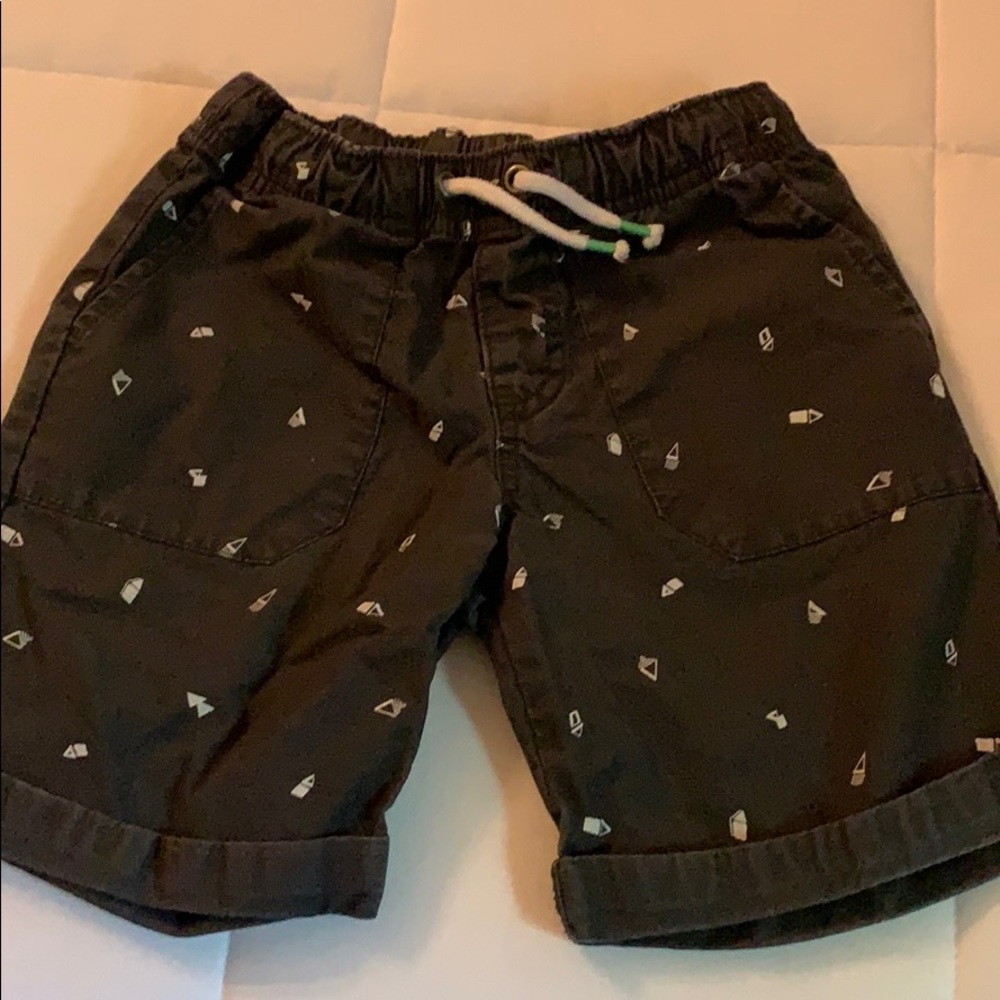 Black with white details shorts boys